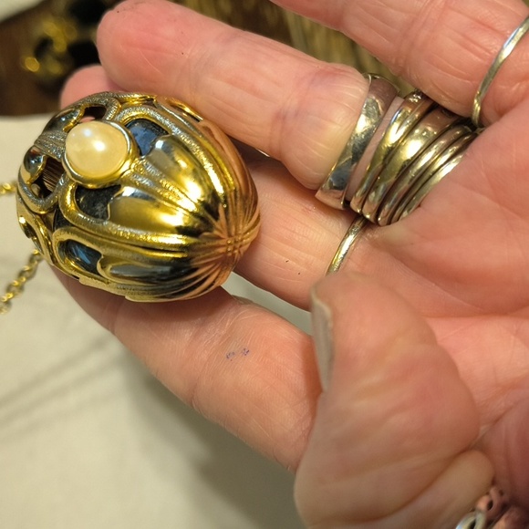 Vintage Avon Sonnet Perfume Bottle (EMPTY) Locket Necklace - Picture 5 of 7